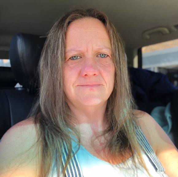 Poshmark profile picture for @trina